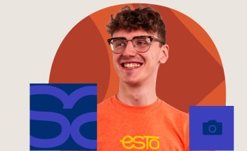 A young man with curly hair and glasses, wearing an orange "esto" shirt, smiles in front of an abstract orange background with graphic icons around him.