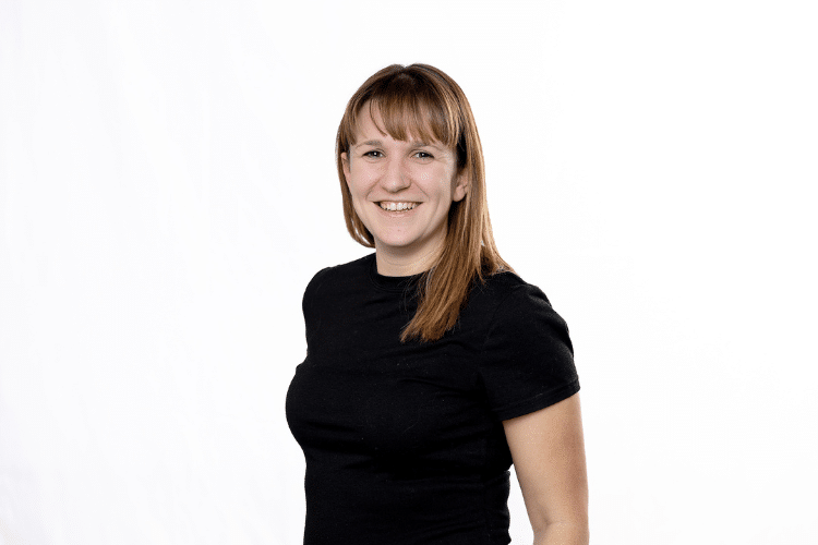 Laurie-Dewer-Comp-LIVE!-Speaker